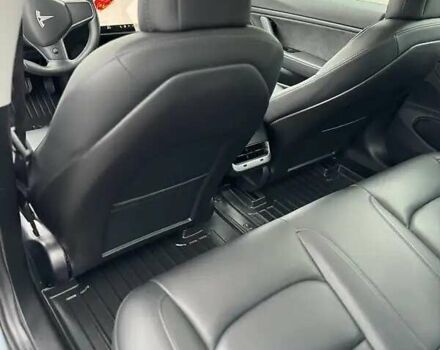 Серый Тесла Модель 3, объемом двигателя 0 л и пробегом 70 тыс. км за 18500 $, фото 26 на Automoto.ua