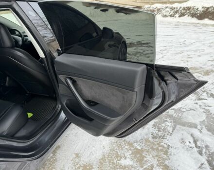 Сірий Тесла Модель 3, об'ємом двигуна 5 л та пробігом 150 тис. км за 17500 $, фото 13 на Automoto.ua