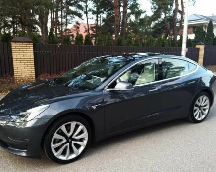 Тесла Модель 3 2019 у Києві на Automoto.ua Сірий Тесла Модель 3, об'ємом двигуна 0 л та пробігом 69 тис. км за 12850 $, фото 2 на Automoto.ua