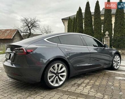 Серый Тесла Модель 3, объемом двигателя 0 л и пробегом 35 тыс. км за 14000 $, фото 3 на Automoto.ua