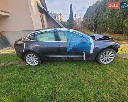 Серый Тесла Модель 3, объемом двигателя 0 л и пробегом 105 тыс. км за 7950 $, фото 2 на Automoto.ua