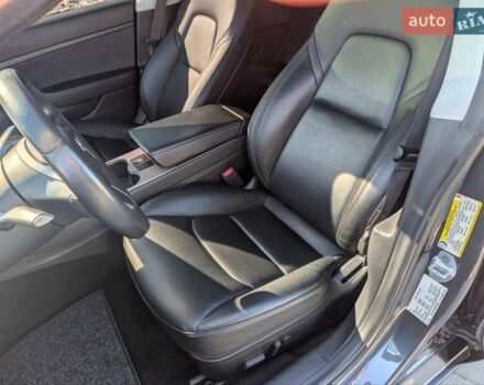 Сірий Тесла Модель 3, об'ємом двигуна 0 л та пробігом 151 тис. км за 13950 $, фото 10 на Automoto.ua