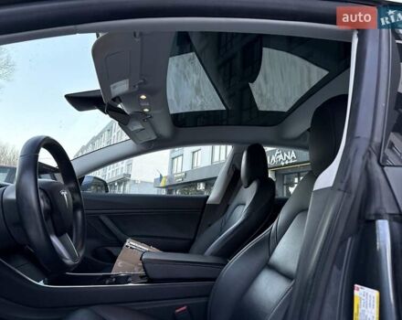 Сірий Тесла Модель 3, об'ємом двигуна 0 л та пробігом 99 тис. км за 16999 $, фото 39 на Automoto.ua