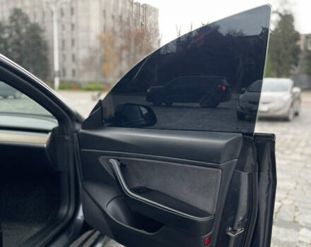 Серый Тесла Модель 3, объемом двигателя 0 л и пробегом 117 тыс. км за 18700 $, фото 13 на Automoto.ua