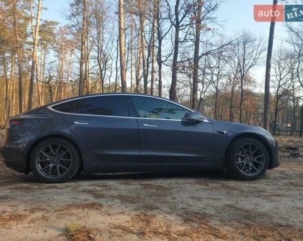 Серый Тесла Модель 3, объемом двигателя 0 л и пробегом 70 тыс. км за 18500 $, фото 5 на Automoto.ua