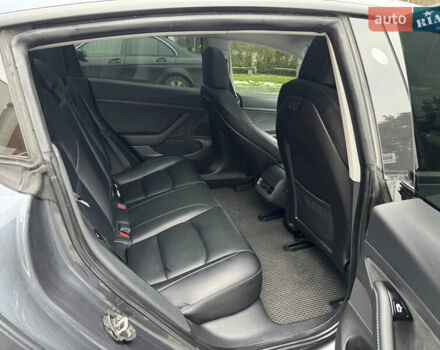 Серый Тесла Модель 3, объемом двигателя 0 л и пробегом 62 тыс. км за 17500 $, фото 25 на Automoto.ua