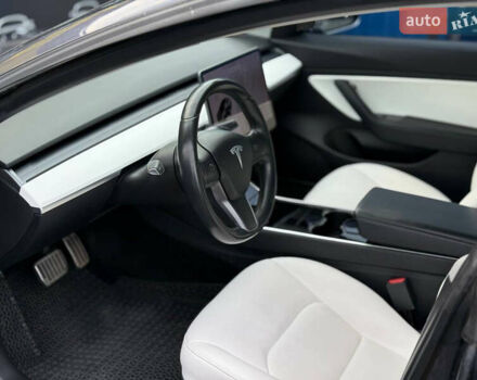 Тесла Модель 3 2019 у Хмельницькому на Automoto.ua Сірий Тесла Модель 3, об'ємом двигуна 0 л та пробігом 205 тис. км за 17399 $, фото 9 на Automoto.ua