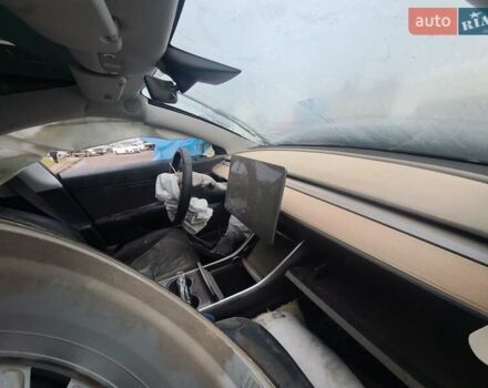 Серый Тесла Модель 3, объемом двигателя 0 л и пробегом 105 тыс. км за 8750 $, фото 12 на Automoto.ua