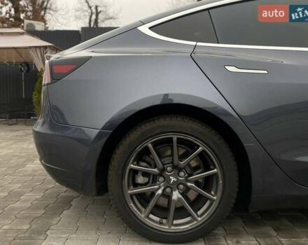 Серый Тесла Модель 3, объемом двигателя 0 л и пробегом 158 тыс. км за 20490 $, фото 10 на Automoto.ua