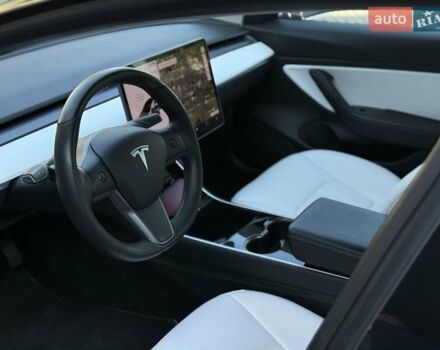 Серый Тесла Модель 3, объемом двигателя 0 л и пробегом 87 тыс. км за 21900 $, фото 12 на Automoto.ua