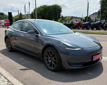 Серый Тесла Модель 3, объемом двигателя 0 л и пробегом 82 тыс. км за 15800 $, фото 1 на Automoto.ua