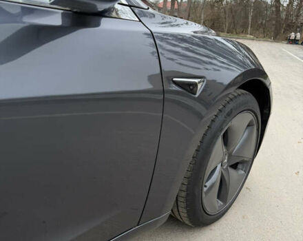 Серый Тесла Модель 3, объемом двигателя 0 л и пробегом 135 тыс. км за 16999 $, фото 43 на Automoto.ua