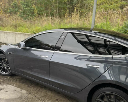 Тесла Модель 3 2019 в Киеве на Automoto.ua Серый Тесла Модель 3, объемом двигателя 0 л и пробегом 98 тыс. км за 22000 $, фото 9 на Automoto.ua