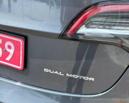 Серый Тесла Модель 3, объемом двигателя 0 л и пробегом 82 тыс. км за 15800 $, фото 11 на Automoto.ua