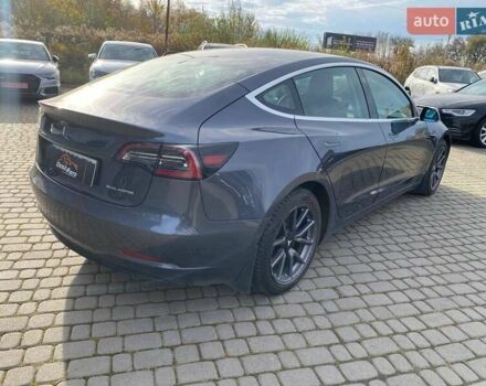 Серый Тесла Модель 3, объемом двигателя 0 л и пробегом 82 тыс. км за 18600 $, фото 6 на Automoto.ua