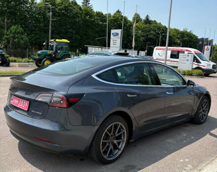 Серый Тесла Модель 3, объемом двигателя 0 л и пробегом 82 тыс. км за 15800 $, фото 5 на Automoto.ua