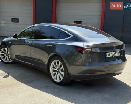 Тесла Модель 3 2019 в Харькове на Automoto.ua Серый Тесла Модель 3, объемом двигателя 0 л и пробегом 92 тыс. км за 20500 $, фото 3 на Automoto.ua