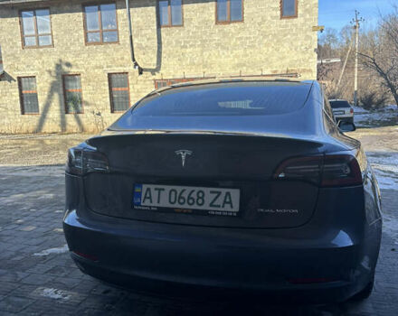 Серый Тесла Модель 3, объемом двигателя 0 л и пробегом 54 тыс. км за 18450 $, фото 5 на Automoto.ua