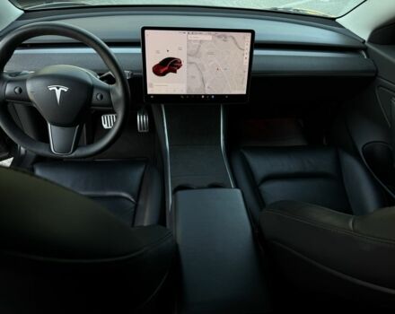 Серый Тесла Модель 3, объемом двигателя 0 л и пробегом 93 тыс. км за 20900 $, фото 7 на Automoto.ua