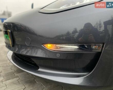Серый Тесла Модель 3, объемом двигателя 0 л и пробегом 158 тыс. км за 20490 $, фото 6 на Automoto.ua
