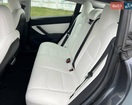 Сірий Тесла Модель 3, об'ємом двигуна 0 л та пробігом 110 тис. км за 20000 $, фото 13 на Automoto.ua