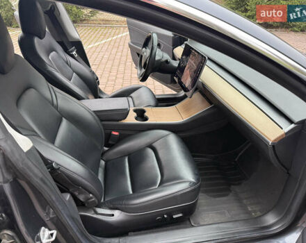 Сірий Тесла Модель 3, об'ємом двигуна 0 л та пробігом 209 тис. км за 17000 $, фото 24 на Automoto.ua