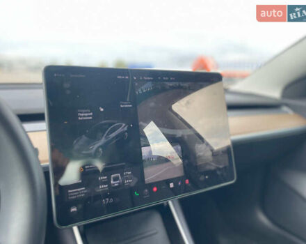 Сірий Тесла Модель 3, об'ємом двигуна 0 л та пробігом 49 тис. км за 21800 $, фото 25 на Automoto.ua
