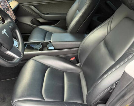 Серый Тесла Модель 3, объемом двигателя 0 л и пробегом 63 тыс. км за 20500 $, фото 18 на Automoto.ua