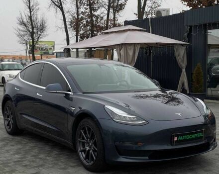 Серый Тесла Модель 3, объемом двигателя 0 л и пробегом 158 тыс. км за 20490 $, фото 2 на Automoto.ua