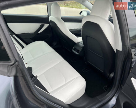 Сірий Тесла Модель 3, об'ємом двигуна 0 л та пробігом 110 тис. км за 20000 $, фото 12 на Automoto.ua