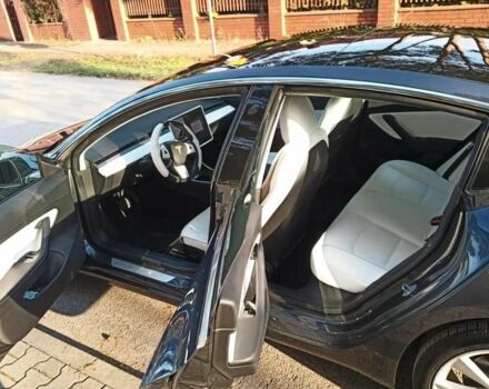 Тесла Модель 3 2019 у Києві на Automoto.ua Сірий Тесла Модель 3, об'ємом двигуна 0 л та пробігом 69 тис. км за 12850 $, фото 6 на Automoto.ua
