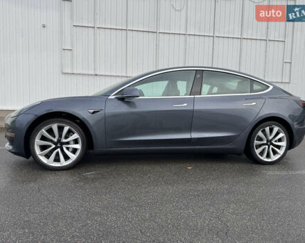 Серый Тесла Модель 3, объемом двигателя 0 л и пробегом 98 тыс. км за 15800 $, фото 4 на Automoto.ua