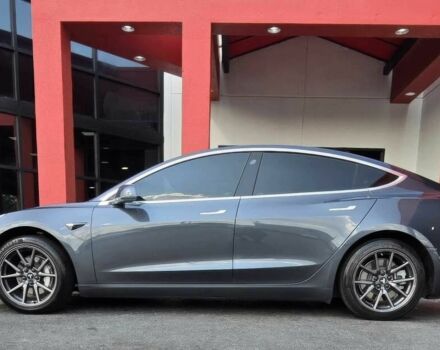 Серый Тесла Модель 3, объемом двигателя 0 л и пробегом 35 тыс. км за 10500 $, фото 2 на Automoto.ua