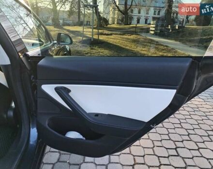 Серый Тесла Модель 3, объемом двигателя 0 л и пробегом 150 тыс. км за 16500 $, фото 19 на Automoto.ua