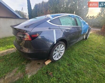 Серый Тесла Модель 3, объемом двигателя 0 л и пробегом 105 тыс. км за 7950 $, фото 3 на Automoto.ua