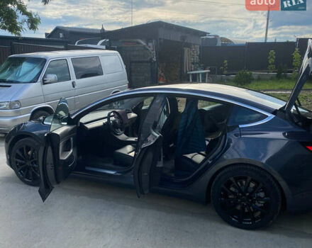 Серый Тесла Модель 3, объемом двигателя 0 л и пробегом 140 тыс. км за 14000 $, фото 1 на Automoto.ua