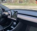 Серый Тесла Модель 3, объемом двигателя 0 л и пробегом 82 тыс. км за 26999 $, фото 11 на Automoto.ua