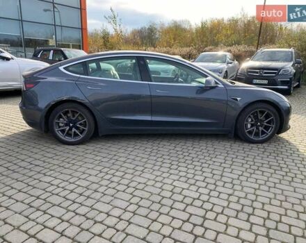 Серый Тесла Модель 3, объемом двигателя 0 л и пробегом 82 тыс. км за 18600 $, фото 7 на Automoto.ua