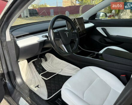 Тесла Модель 3 2019 у Києві на Automoto.ua Сірий Тесла Модель 3, об'ємом двигуна 0 л та пробігом 167 тис. км за 15500 $, фото 6 на Automoto.ua