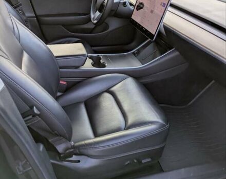 Серый Тесла Модель 3, объемом двигателя 0 л и пробегом 145 тыс. км за 17000 $, фото 23 на Automoto.ua