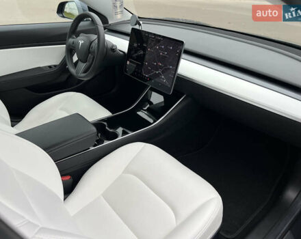 Сірий Тесла Модель 3, об'ємом двигуна 0 л та пробігом 110 тис. км за 20000 $, фото 7 на Automoto.ua
