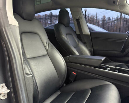 Сірий Тесла Модель 3, об'ємом двигуна 0 л та пробігом 103 тис. км за 15900 $, фото 13 на Automoto.ua