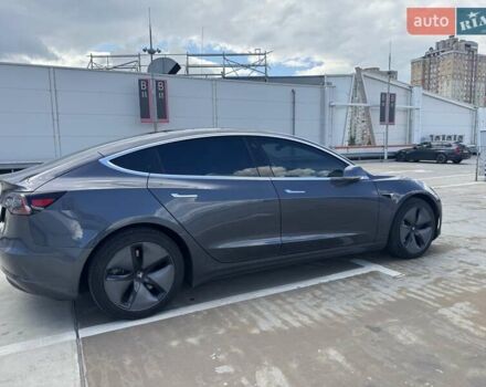 Серый Тесла Модель 3, объемом двигателя 0 л и пробегом 99 тыс. км за 16300 $, фото 2 на Automoto.ua