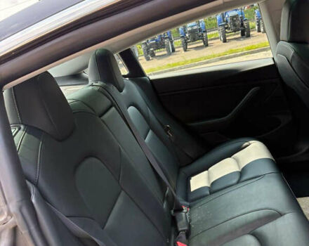 Серый Тесла Модель 3, объемом двигателя 0 л и пробегом 82 тыс. км за 15800 $, фото 17 на Automoto.ua