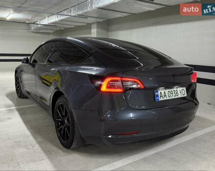 Серый Тесла Модель 3, объемом двигателя 0 л и пробегом 135 тыс. км за 19000 $, фото 4 на Automoto.ua