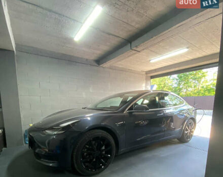 Серый Тесла Модель 3, объемом двигателя 0 л и пробегом 140 тыс. км за 14000 $, фото 2 на Automoto.ua