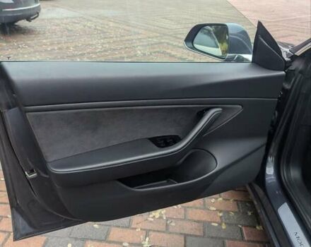 Серый Тесла Модель 3, объемом двигателя 0 л и пробегом 117 тыс. км за 18950 $, фото 12 на Automoto.ua