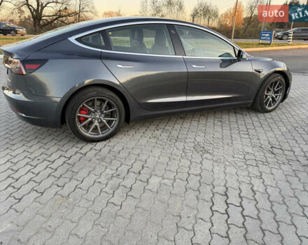 Серый Тесла Модель 3, объемом двигателя 0 л и пробегом 54 тыс. км за 18899 $, фото 1 на Automoto.ua