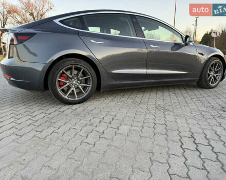 Серый Тесла Модель 3, объемом двигателя 0 л и пробегом 54 тыс. км за 18899 $, фото 8 на Automoto.ua