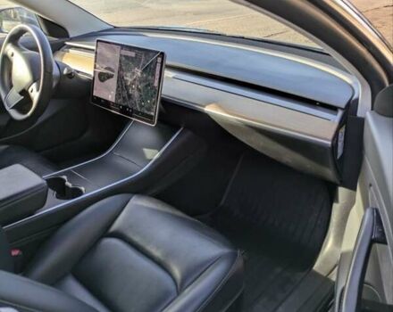 Серый Тесла Модель 3, объемом двигателя 0 л и пробегом 145 тыс. км за 17000 $, фото 4 на Automoto.ua